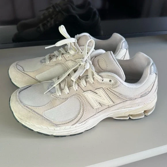 ✨ New Balance 2002R “Cream / Rain Cloud” – Women’s 8.5 / Men’s 7 - Picture 2 of 7